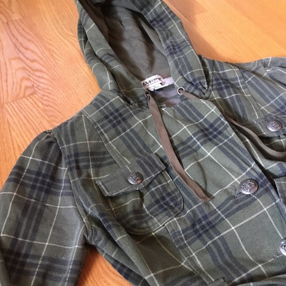 Army Green Jacket with Belt and Buttons - Picture 6 of 8